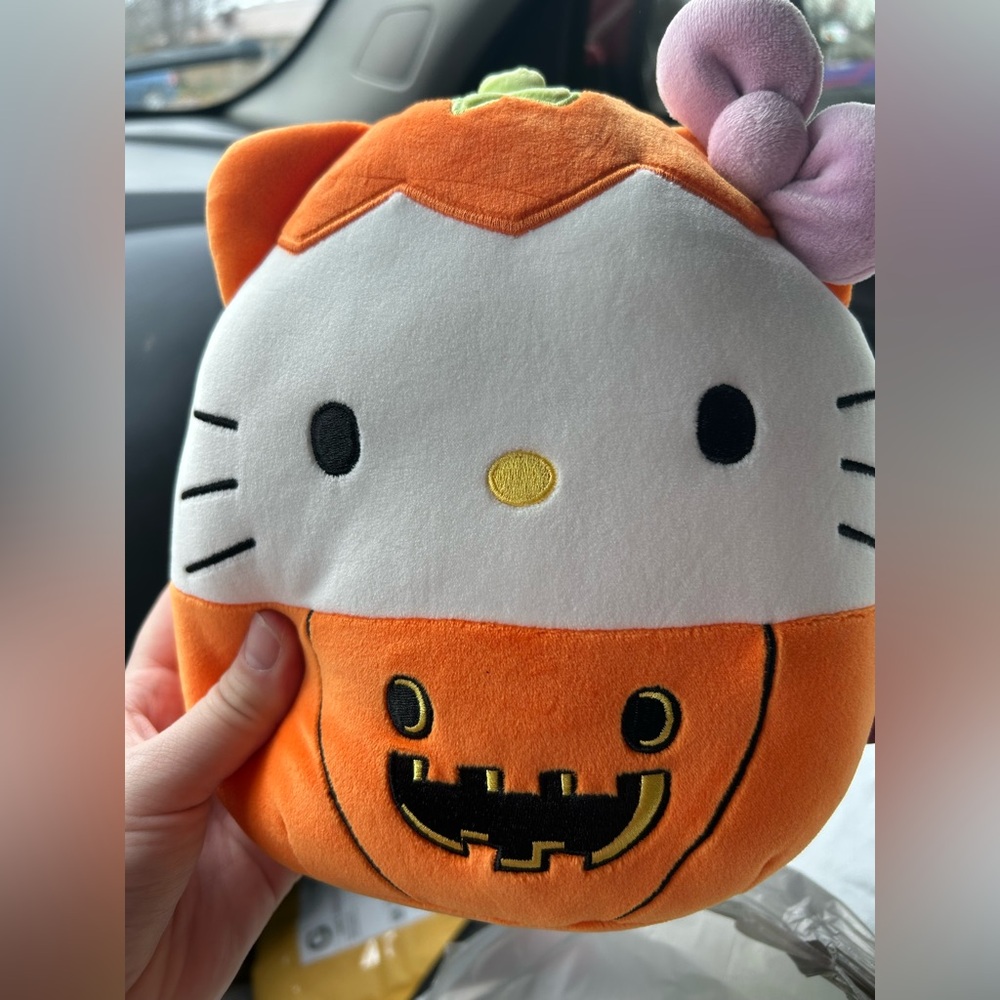 Hello Kitty Pumpkin Halloween Squishmallow 8”